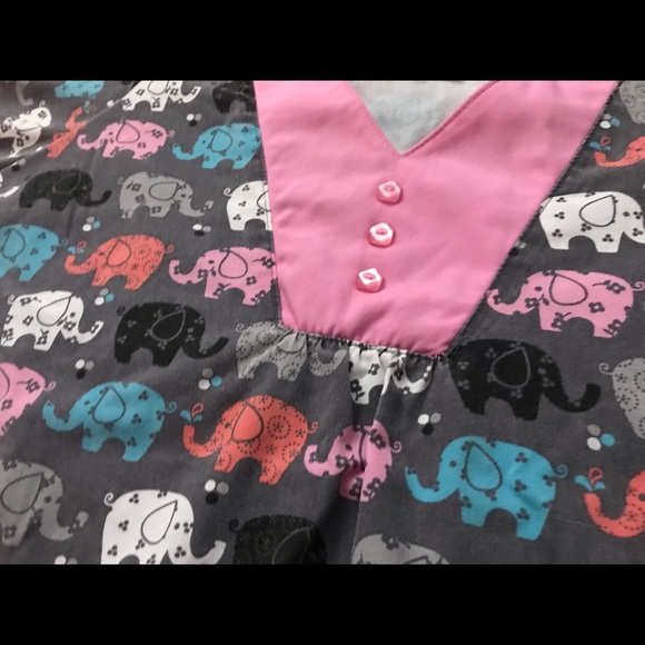 UA Scrubs, elephant scrub top - Picture 3 of 8